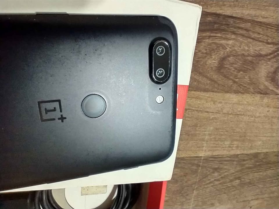 Oneplus 5t de 64gb y 6gb ram vendo o permuto exelente estado pantalla impecable
