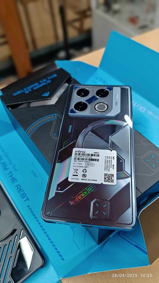 Infinix GT 20 pro completo en caja, impecable, hidrogel trasero.
