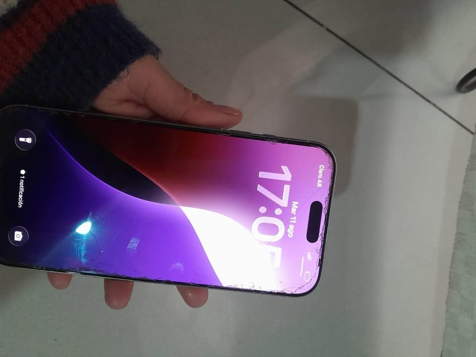 Vendo iPhone 16 pro Max Batería al 100% sin arreglos Única dueña NO PERMUTO