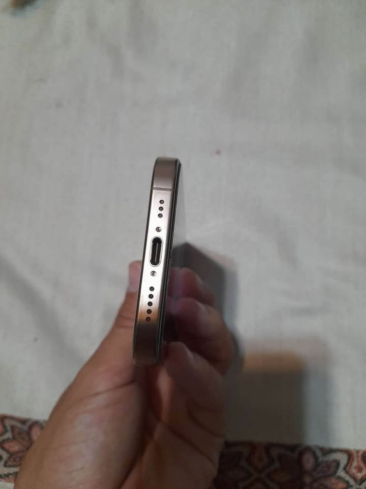Vendo iPhone 16 Pro 256GB