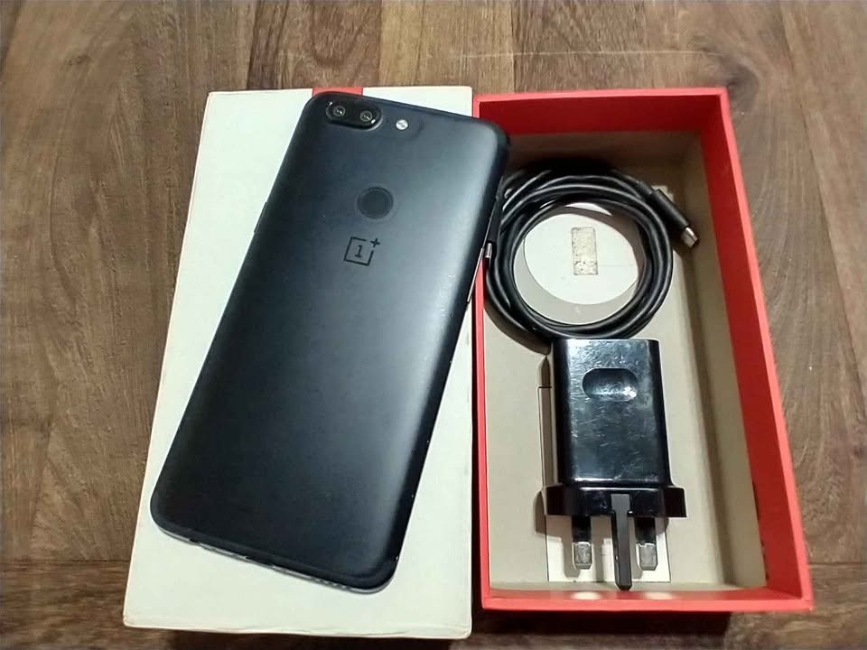 Oneplus 5t de 64gb y 6gb ram vendo o permuto exelente estado pantalla impecable
