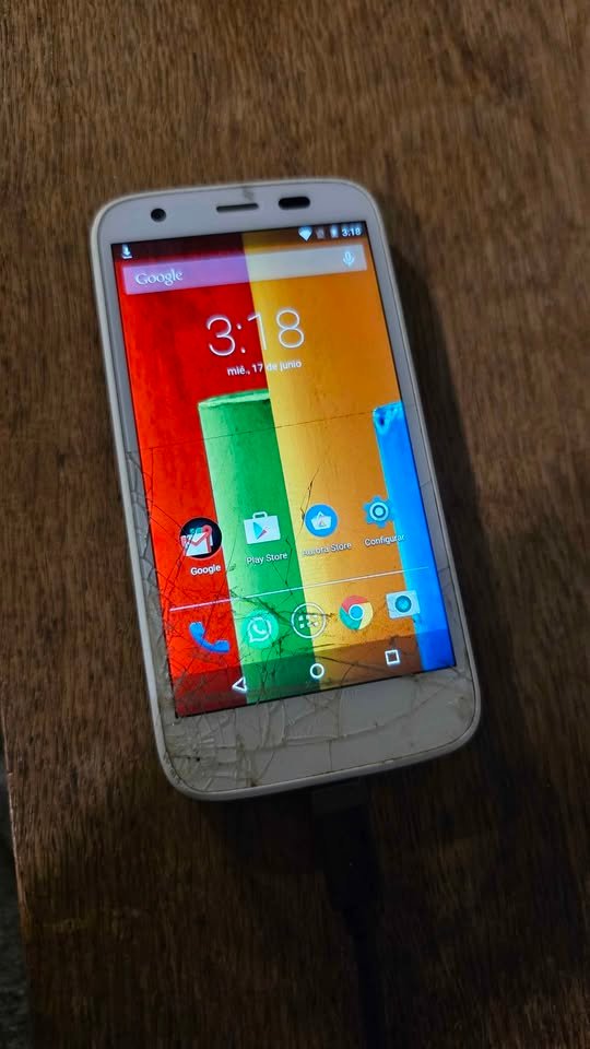 MOTO G1 SOLO MOVISTAR 8GB ANDROID 5 ASTILLADO