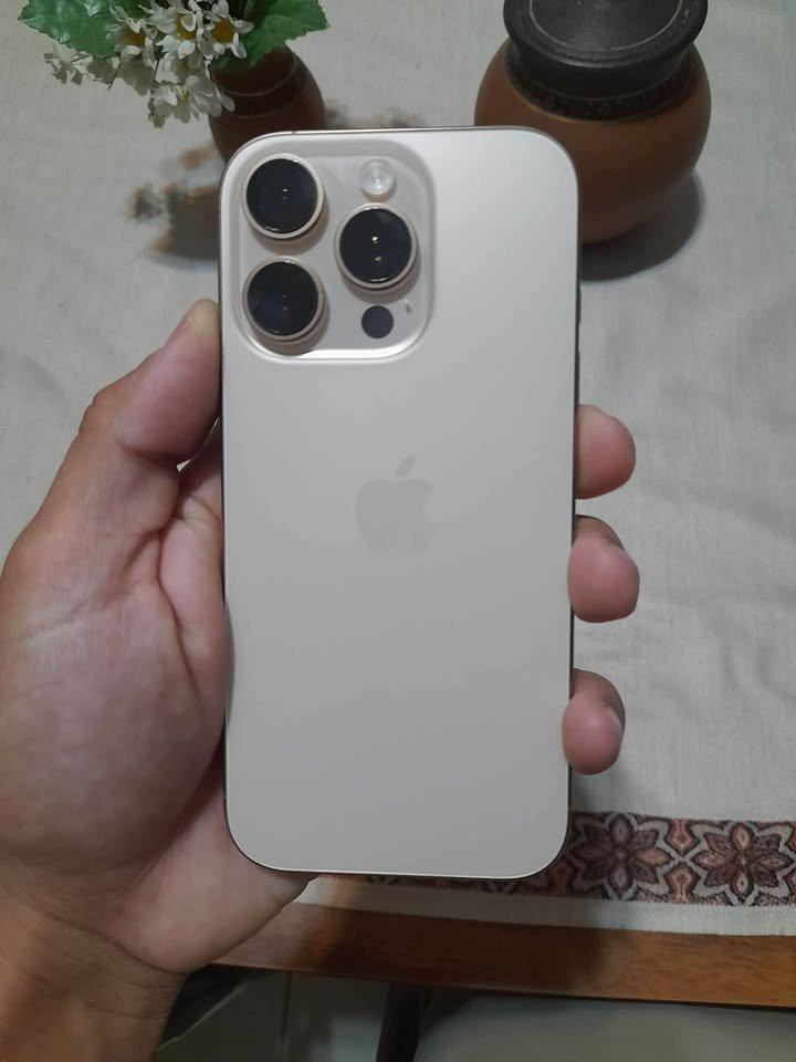 Vendo iPhone 16 Pro 256GB
