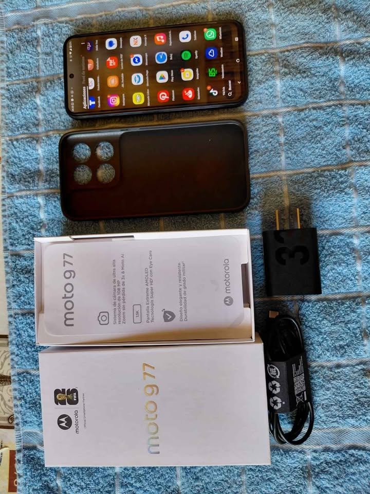 MOTO G77
