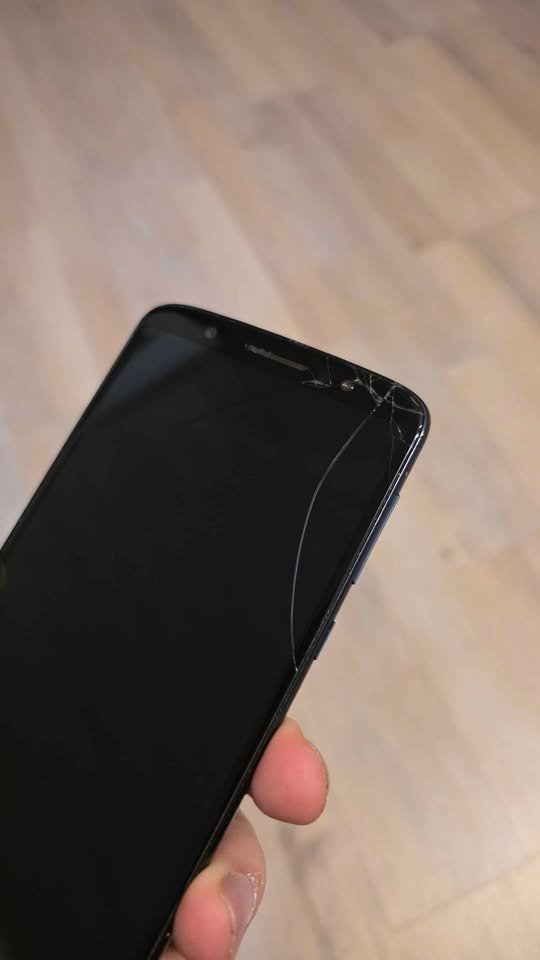MOTO G6 PLUS LIBRE 64GB 4GB RAM ANDROID 9 ASTILLADO