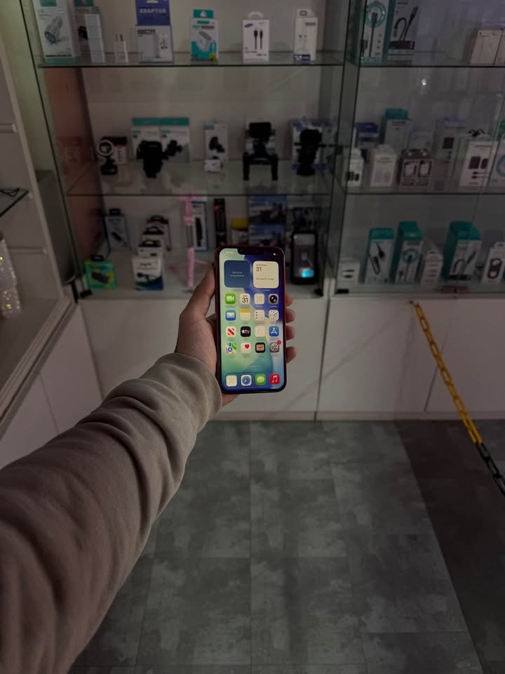 iPhone 13