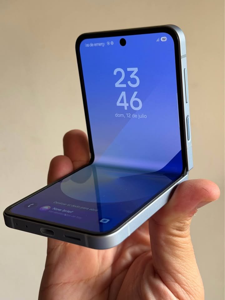Vendo Samsung Z flip 6 libre 512gb 12ram IMPECABLE, NO PERMUTO, COMPLETO
