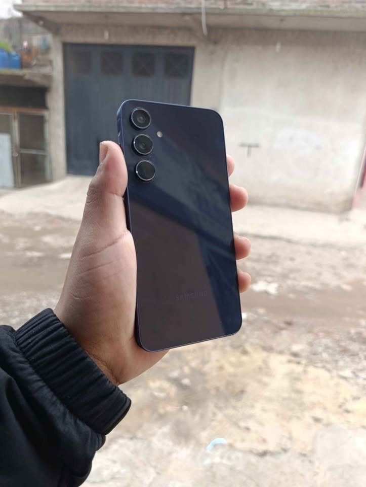 Hermoso A55 256gb y 12 de ram impecable !! LIBRE SOLO POR ESIM ! SE VA PROBANDO