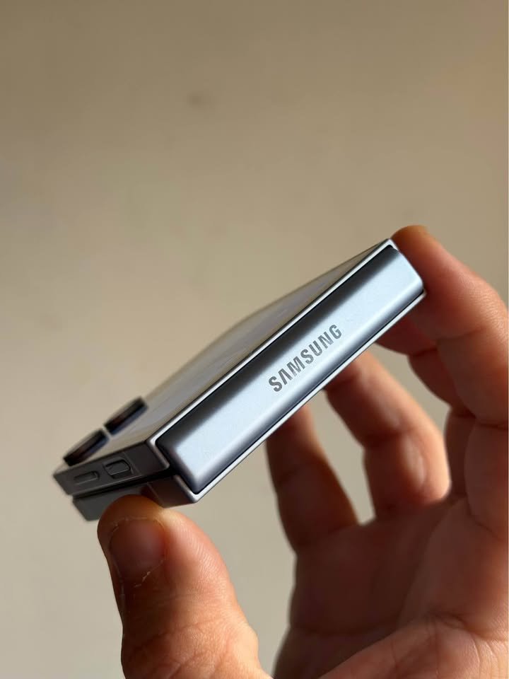 Vendo Samsung Z flip 6 libre 512gb 12ram IMPECABLE, NO PERMUTO, COMPLETO