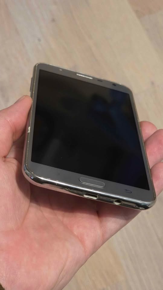 SAMSUNG GALAXY J7 NEO LIBRE 16GB ANDROID 8 EN BUENAS CONDICIONES