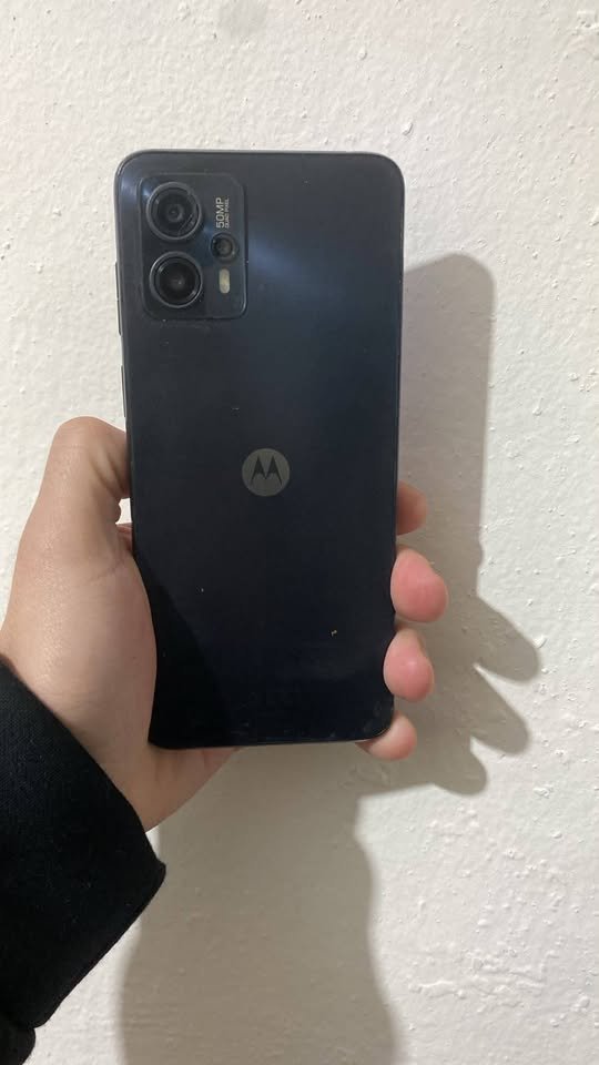 Vendo moto g13 liberado de fabrica 128gb Llevo a domicilio sin cargo.aproveche!!