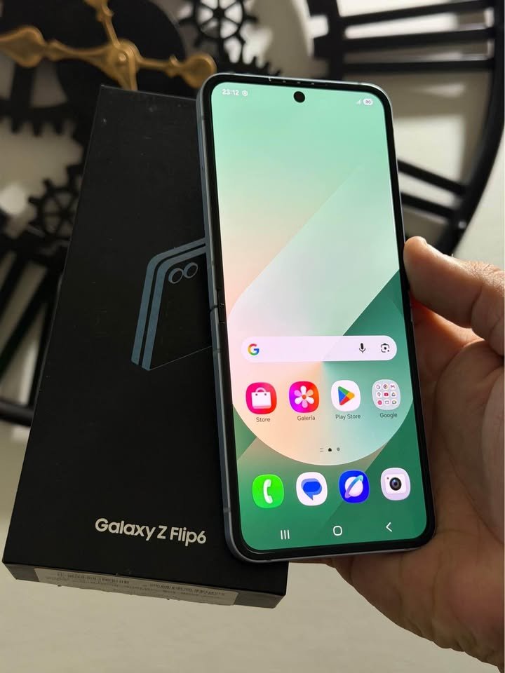 Vendo Samsung Z flip 6 libre 512gb 12ram ,COMPLETO SIN USO , NO PERMUTO