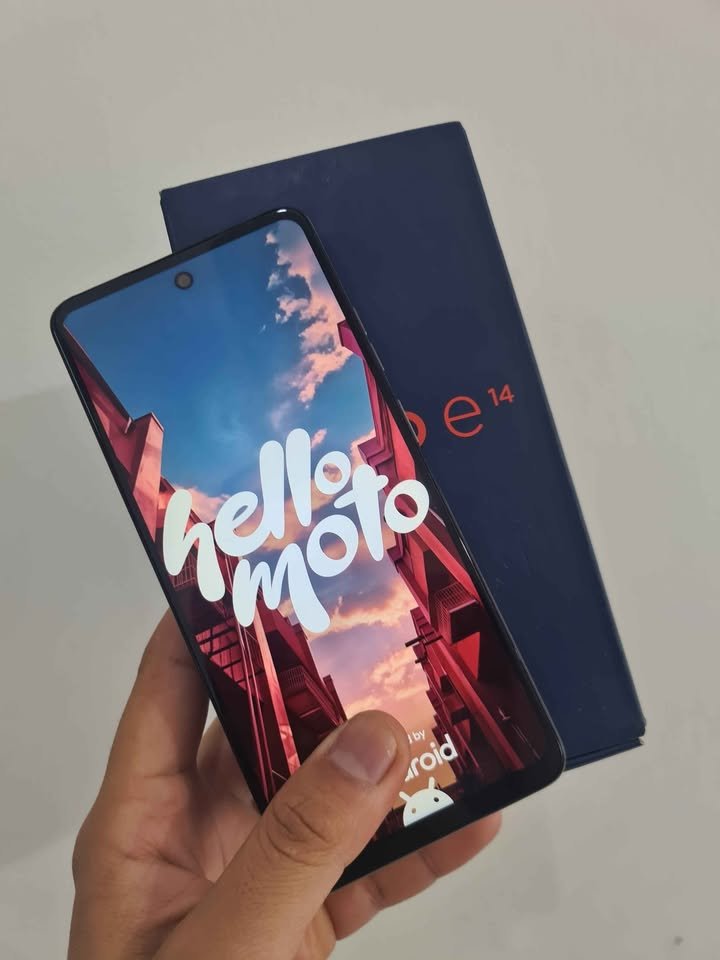 MOTO E14 COMO NUEVO