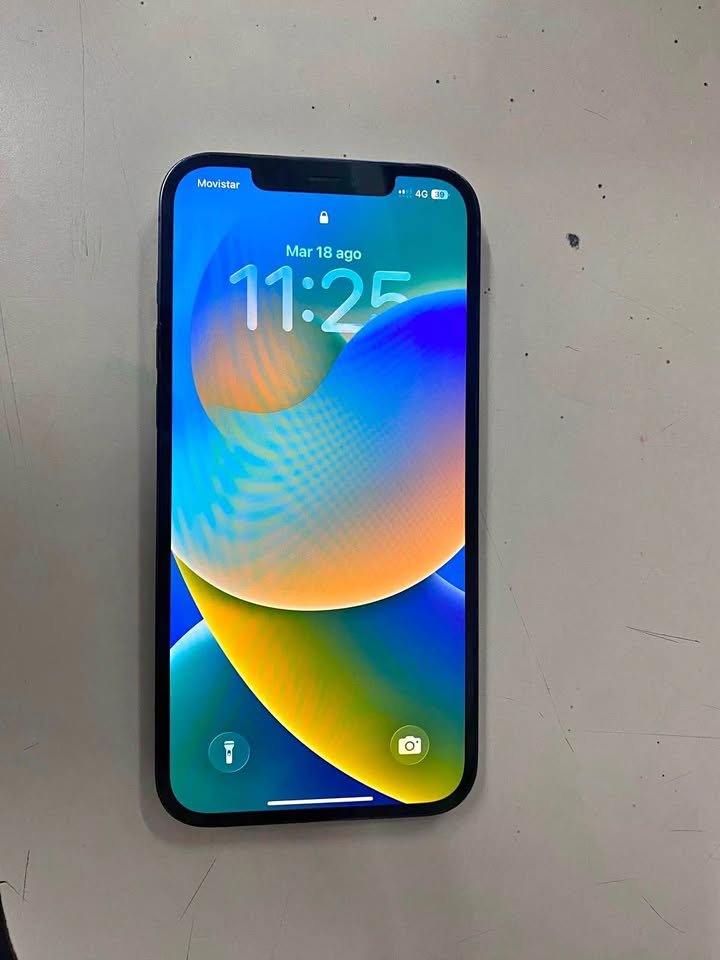 Solo vendo no permuto iPhone 12 Pro Max impecable 500$ con 76 de batería original. Y 128 g