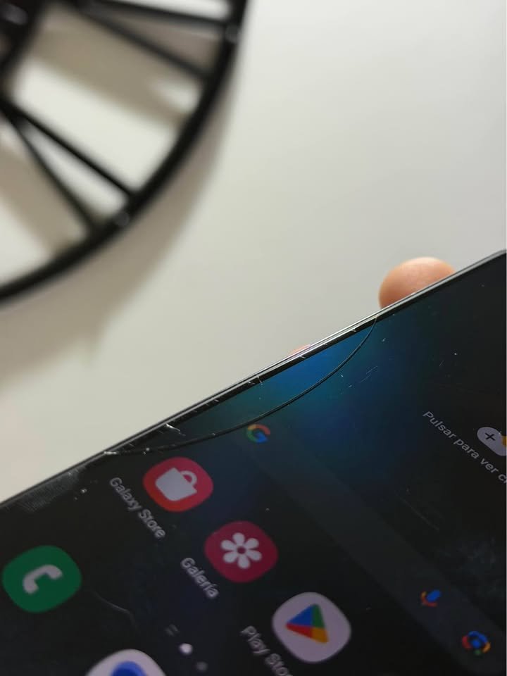 Vendo Samsung S22 libre 128gb 8ram NFC ,MÍNIMO DETALLE VIDRIO , NO PERMUTO