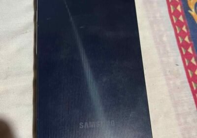 Vendo Samsung a05 con su caja. Funda y cargador mínimo detalle en la. Pantalla