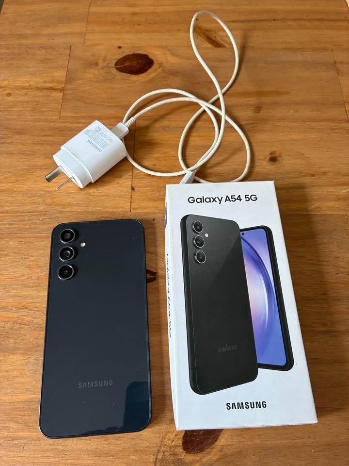 Vendo Samsung A54 de 256 GB, liberado.