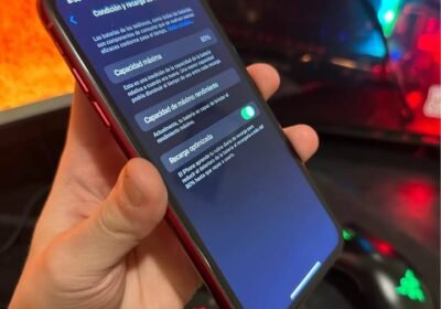 IPhone XR (180MIL) vibra un poco la camara trasera 80% y 64Gb lo demas impecable
