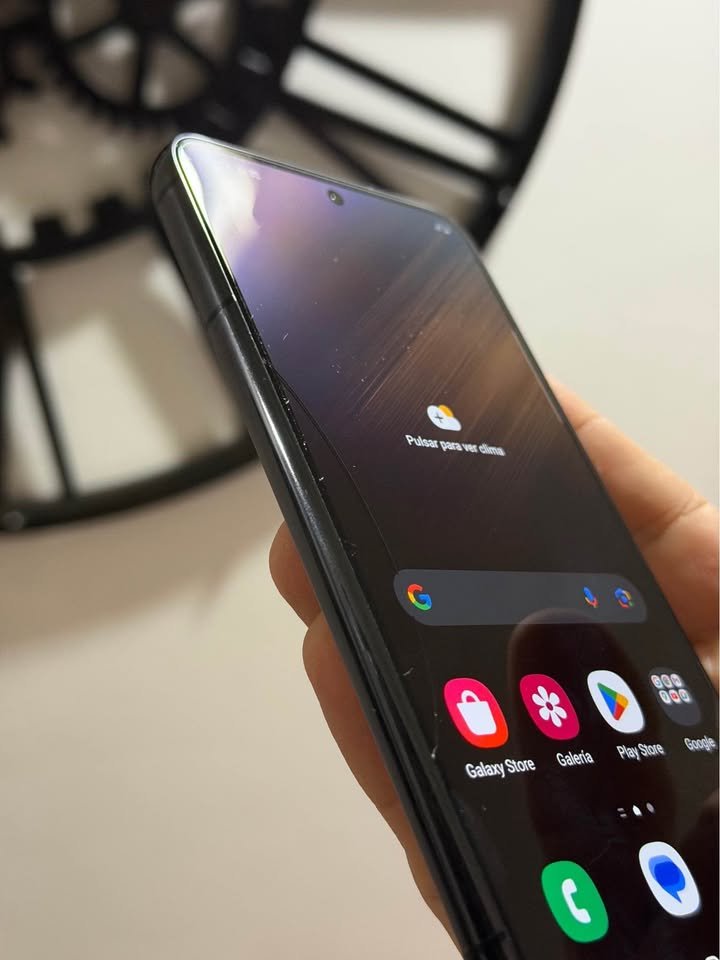 Vendo Samsung S22 libre 128gb 8ram NFC ,MÍNIMO DETALLE VIDRIO , NO PERMUTO
