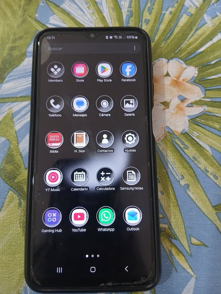 Vendo A13 con funda y templado