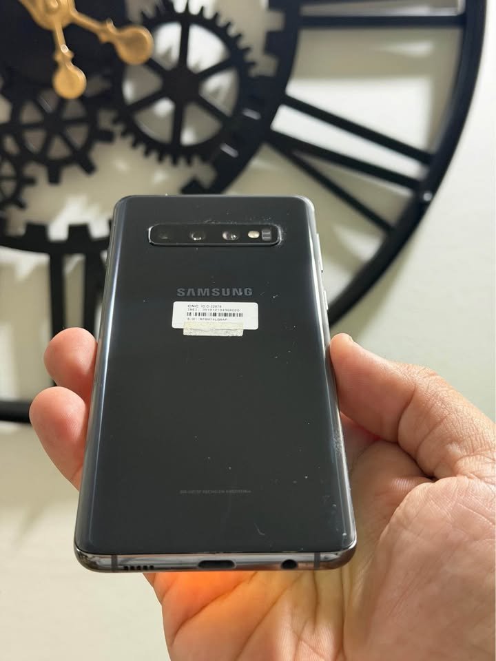Vendo Samsung S10 libre 128gb 8ram NFC IMPECABLE , NO PERMUTO