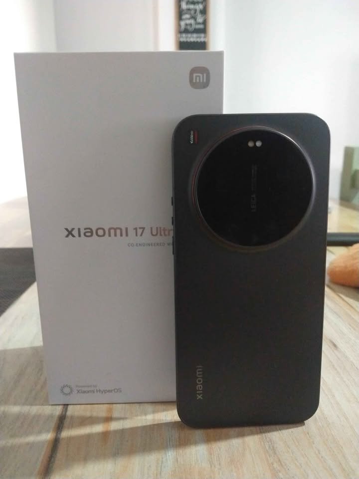 Xiaomi 17 Ultra global 16/512 impecable en caja completo. Valor USD.