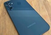 Vendo Samsung A54 de 256 GB, liberado.