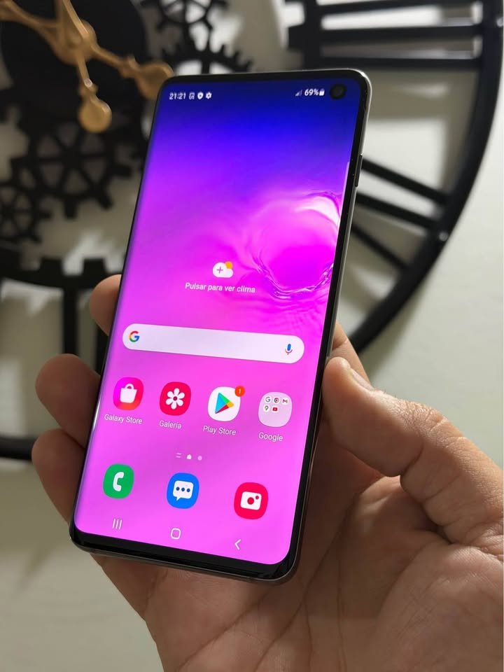 Vendo Samsung S10 libre 128gb 8ram NFC IMPECABLE , NO PERMUTO