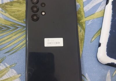 Vendo A13 con funda y templado