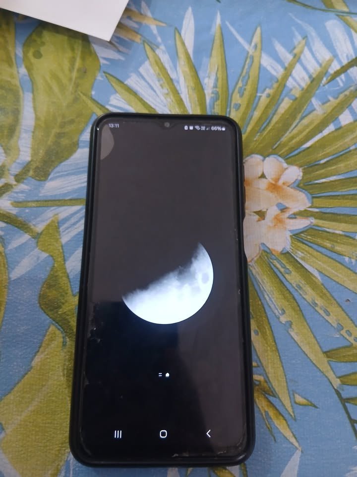 Vendo A13 con funda y templado