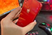 IPhone XR (180MIL) vibra un poco la camara trasera 80% y 64Gb lo demas impecable