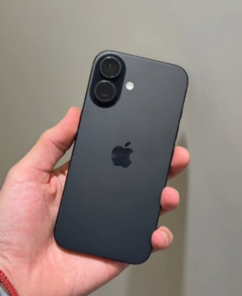 iPhone 16 – 128 GB – 93%/100% – IMPECABLE – COLORES NEGRO Y ROSA