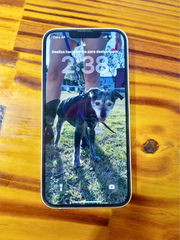 Iphone 13 sin detalles en caja