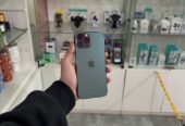 iPhone 13 Pro Max con caja