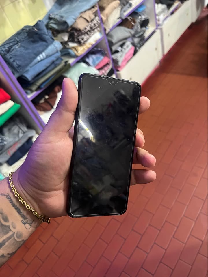 Vendo Samsung a12 de 128gb y 4 de ram, liberado $90.000