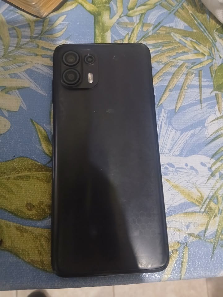 Vendo moto edge20 lite yaaa