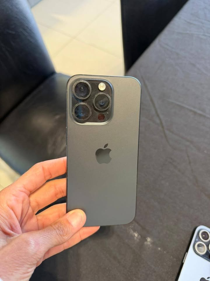 iPhone 15 pro 256 gb