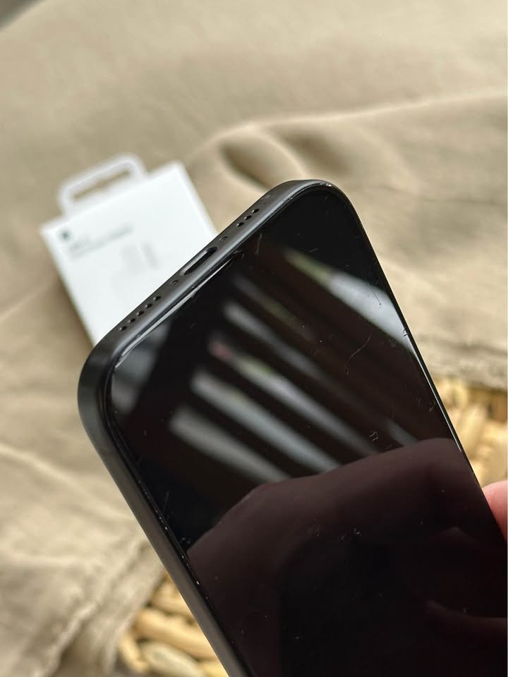 iPhone 15 Black