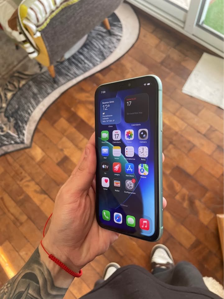 IPhone 11 (83% y 64Gb) sin face id (220mil) recibo iphone menor