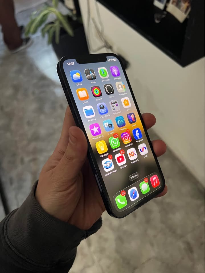 IPhone 12 78% y 64Gb (300mil)