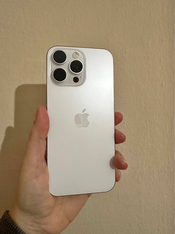 Vendo. Iphone 16 Pro Max.