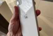 IPhone 11 (81% y 64Gb) se le hacen lineas en el modulo no afecta funcionamiento