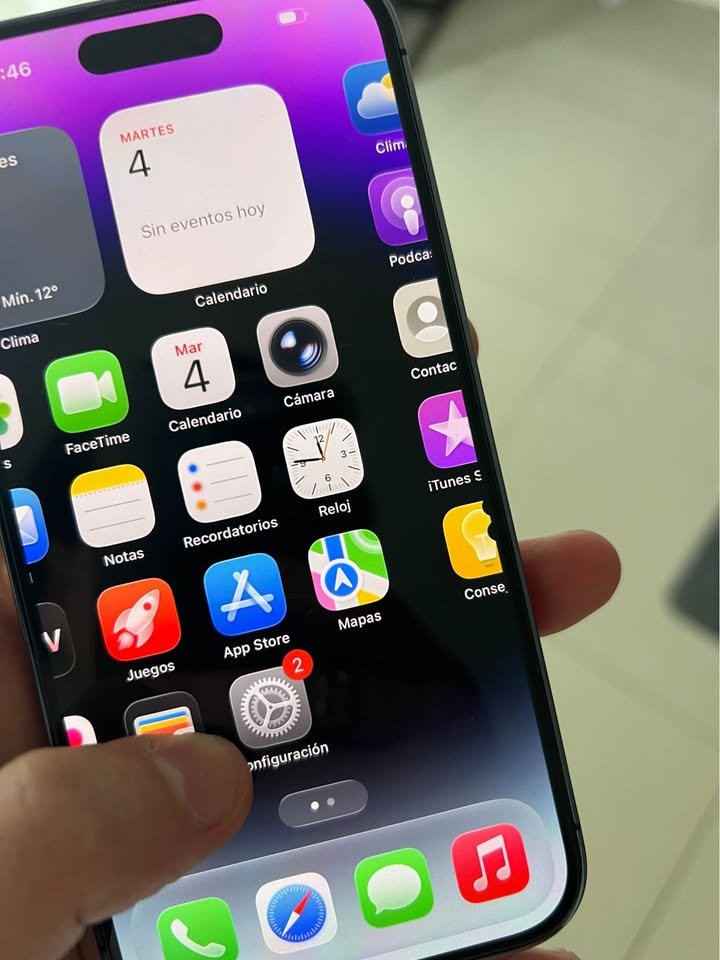 IPhone 14 Pro (77% y 128GB) unico detalle dos pixel muerto chiquitos al costado se ven en la foto