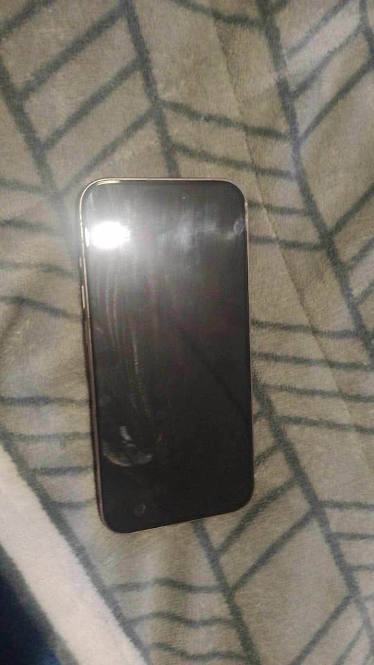Vendo Iphone 15 pro. Permuto solo por modelo superior.