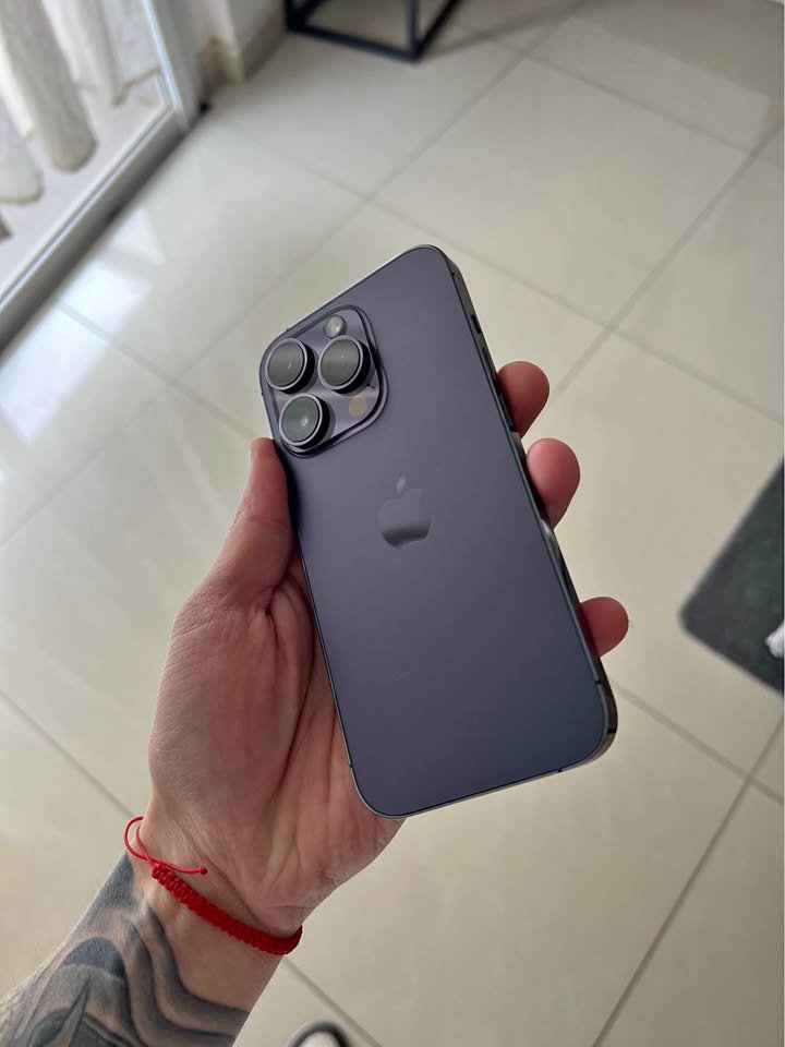 IPhone 14 Pro (77% y 128GB) unico detalle dos pixel muerto chiquitos al costado se ven en la foto