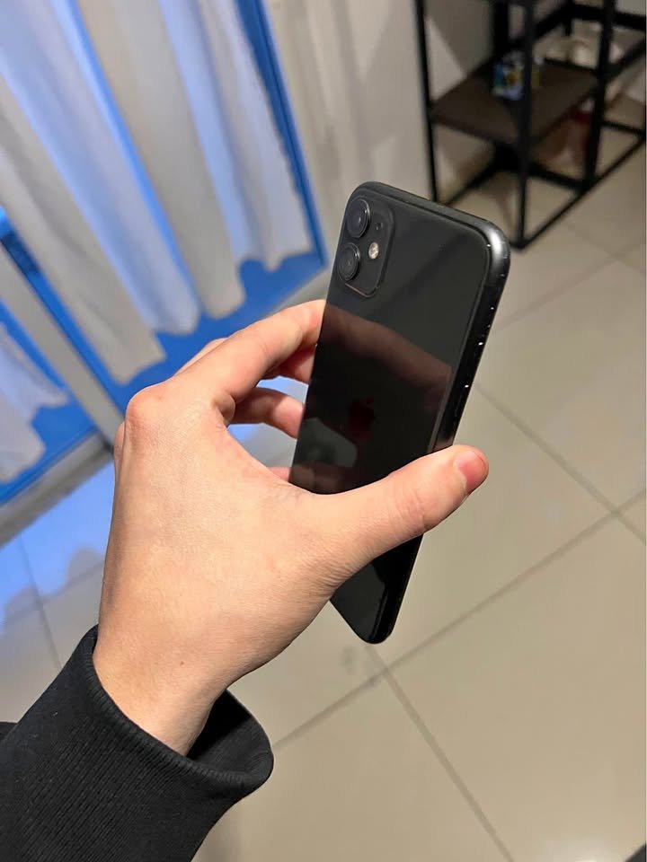 IPhone 11 (84% 128GB) $270.000 recibo iphone menor