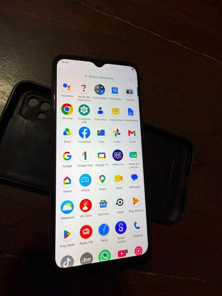 VENDO CELU MOTO G20