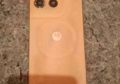 Vendo moto g15 el unico detalle esta en la parte de atrás