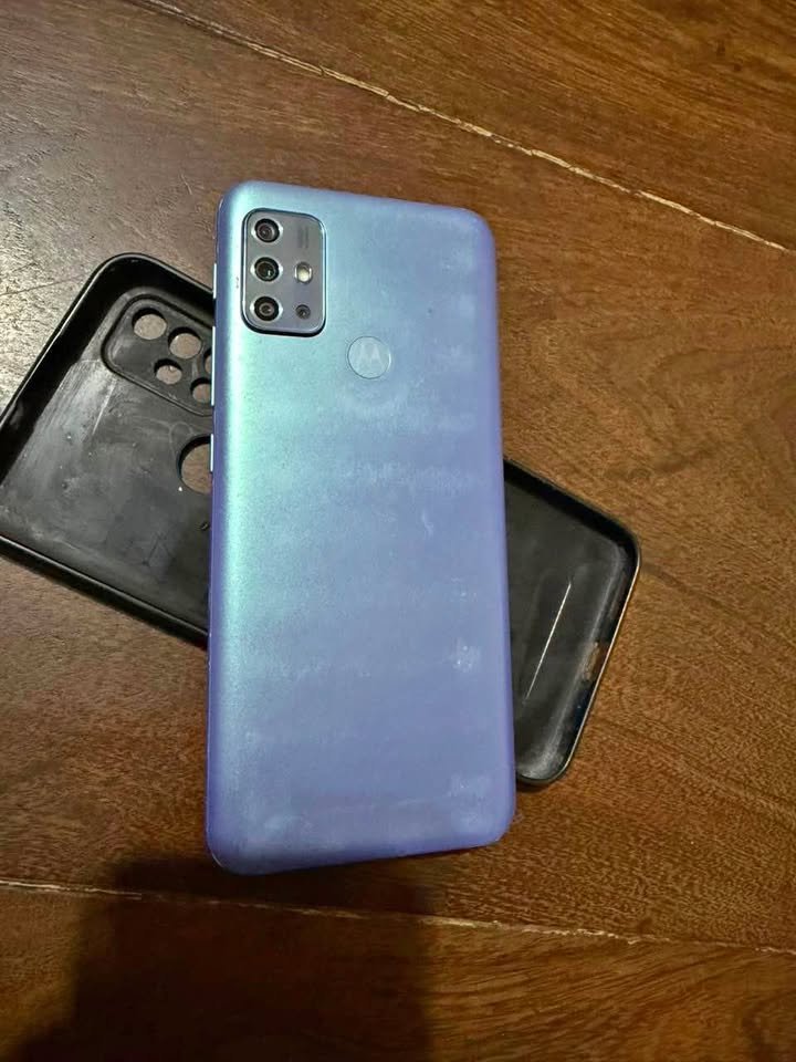 VENDO CELU MOTO G20