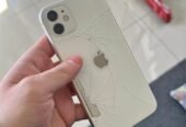 IPhone 11 (100% 64Gb) detalles pantalla cambiada/trizado atras/camara front borrosa